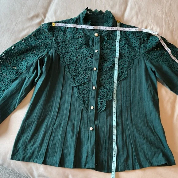 Chic Forest Green Lace Blouse - Picture 5 of 7